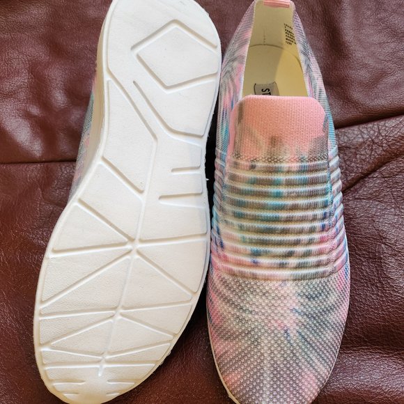Women Casual shoes Slip-ons Size 7 Steve Madden Stretchy Brand New Multi Color - Picture 2 of 4